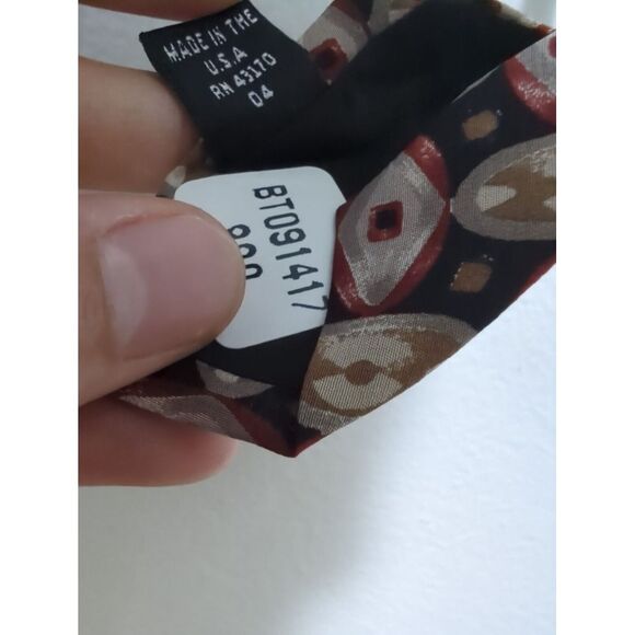 Geoffrey Beene Mens 100% Silk Tie Necktie Brown Red Abstract - Picture 5 of 6